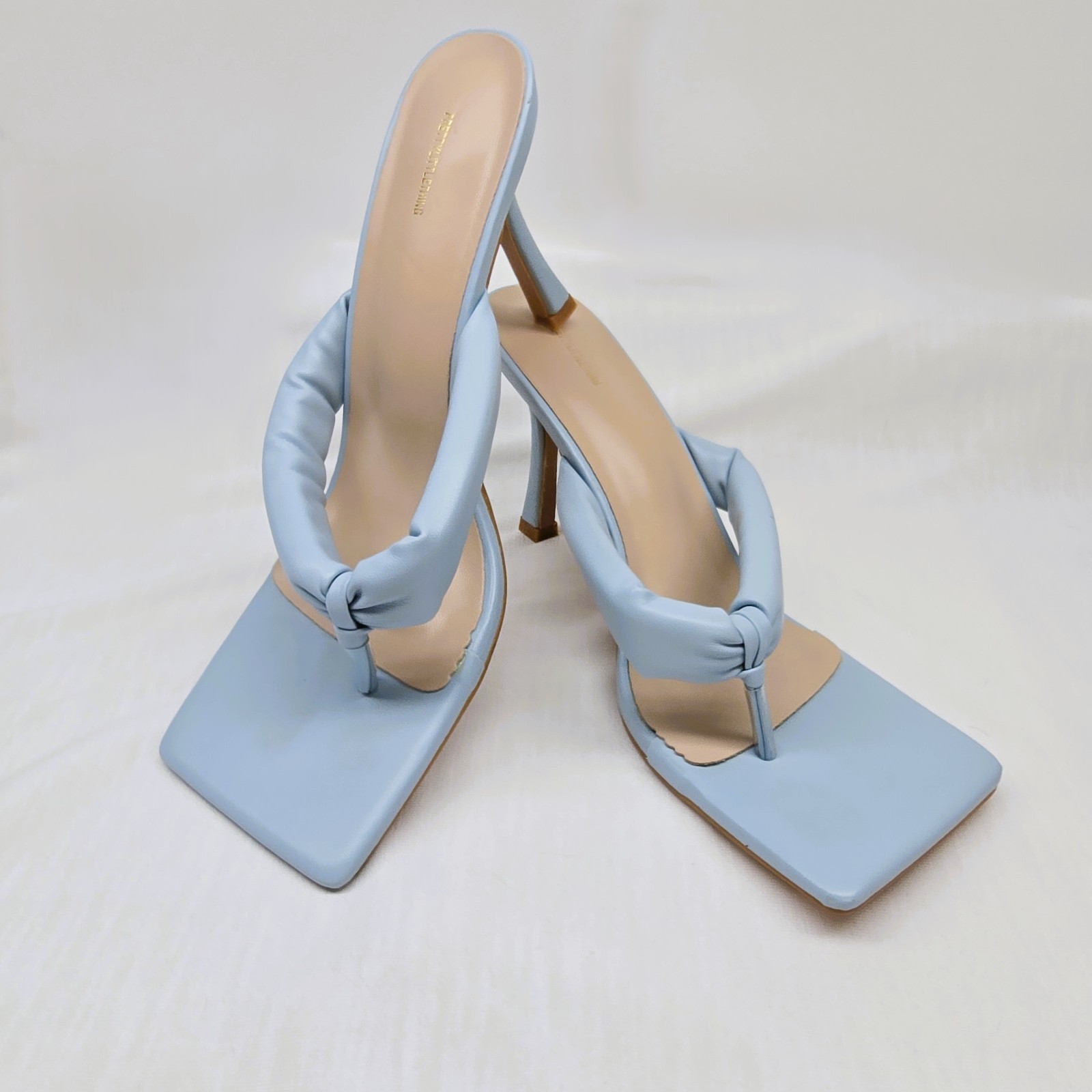 PrettyLittleThing Women's Blue Square Toe Thong Mid Heel Sandals US 8 – New - NewOther