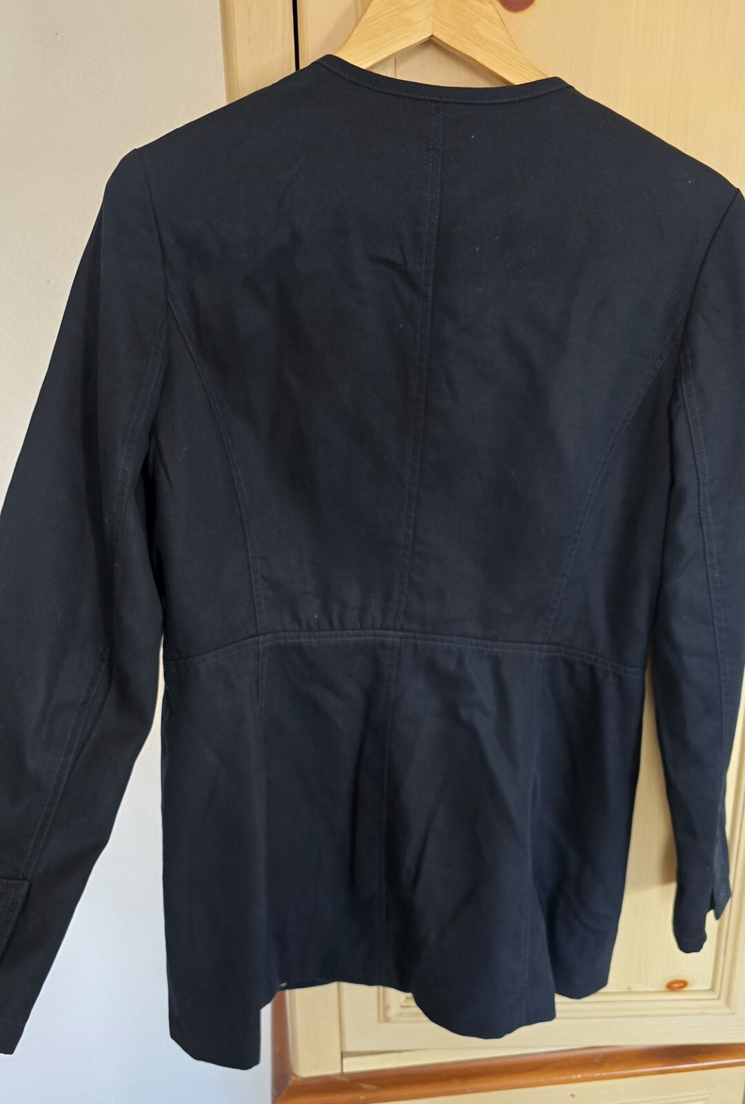 Stylish Coldwater Creek Navy Jacket – Perfect Fit, Versatile Look, Size 8!