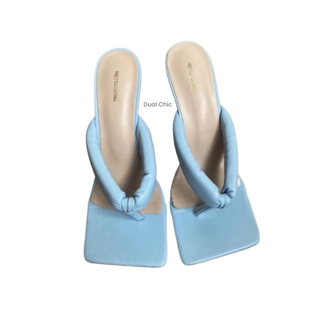 PrettyLittleThing Women's Blue Square Toe Thong Mid Heel Sandals US 8 – New - NewOther