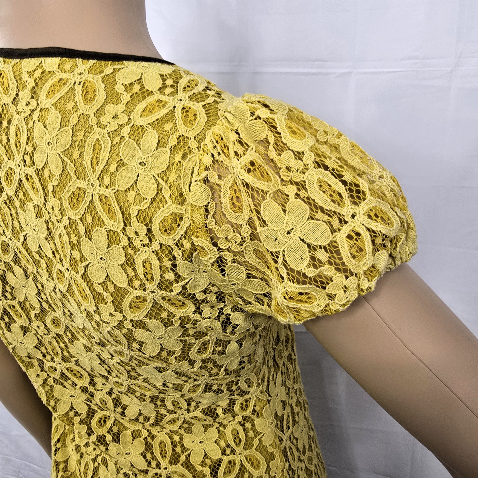 A’Reve Yellow Lace Dress Women’s Size S Romantic Boho with Ruffle Hem