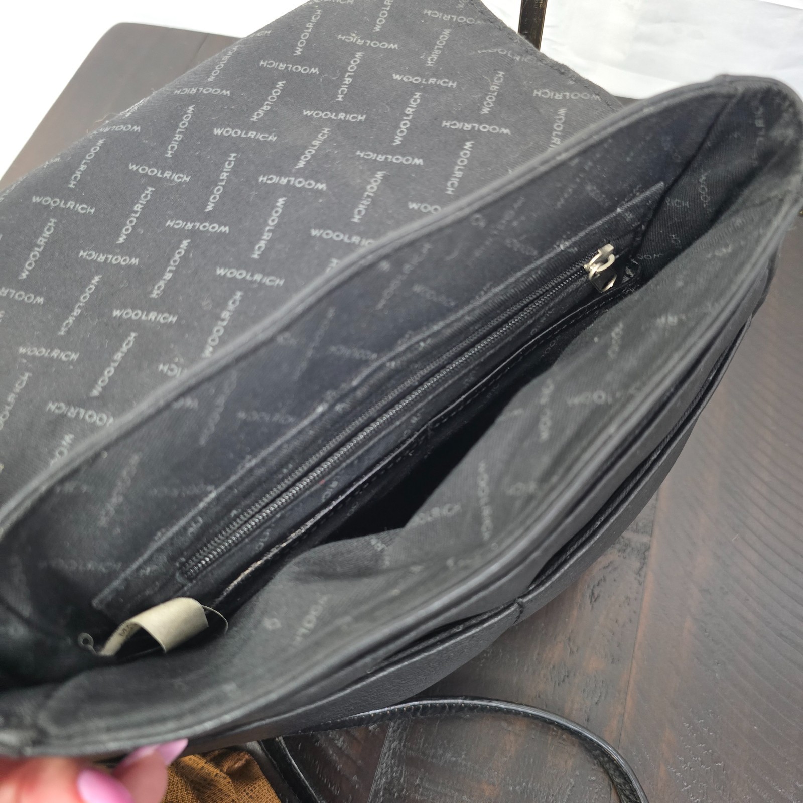 Woolrich Black Genuine Leather Crossbody Bag Braided Strap Multiple Pockets - Used