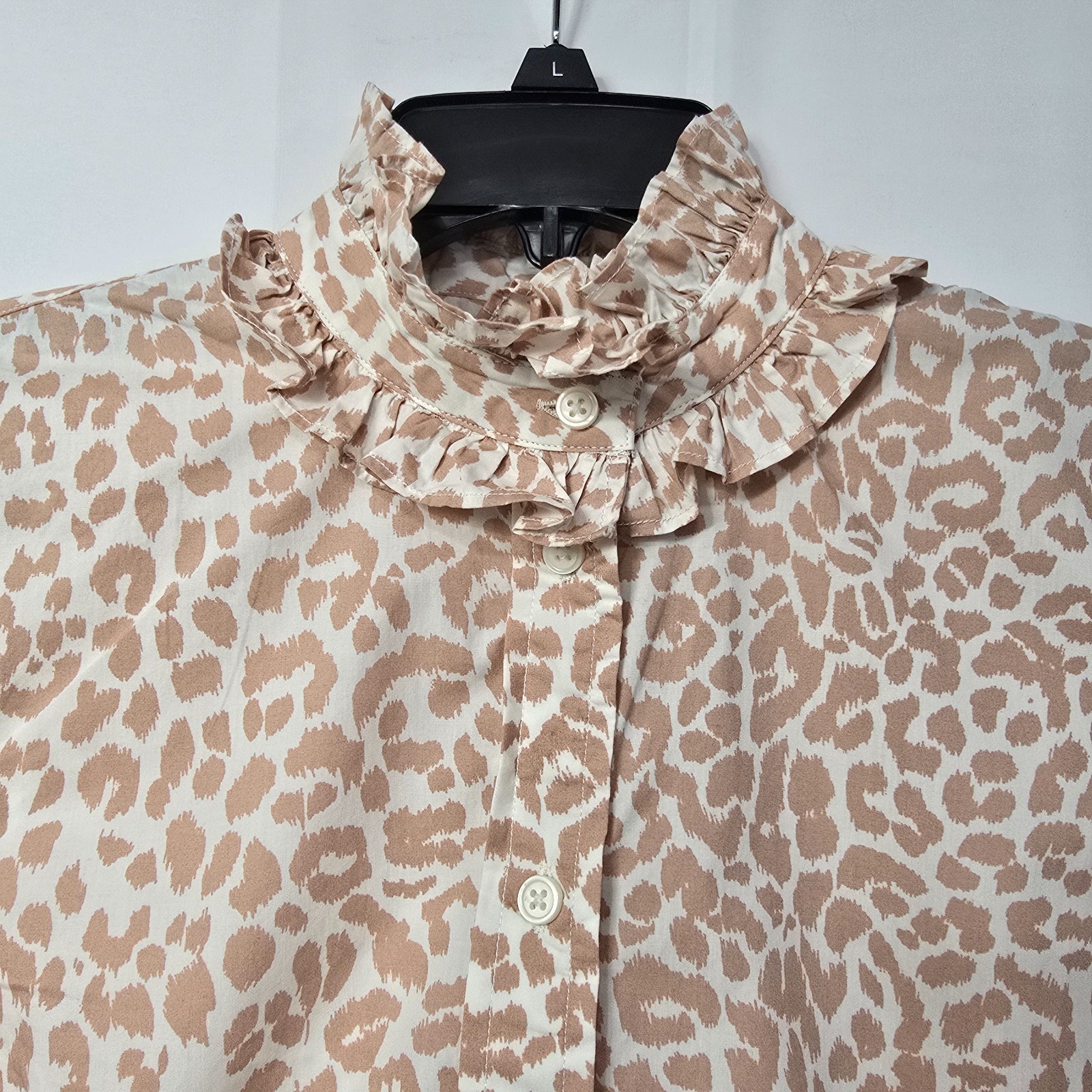 J Crew Women’s Classic-Fit Leopard Print Ruffle Neck & Cuff Shirt Blouse Sz 2 - PreOwnedExcellent