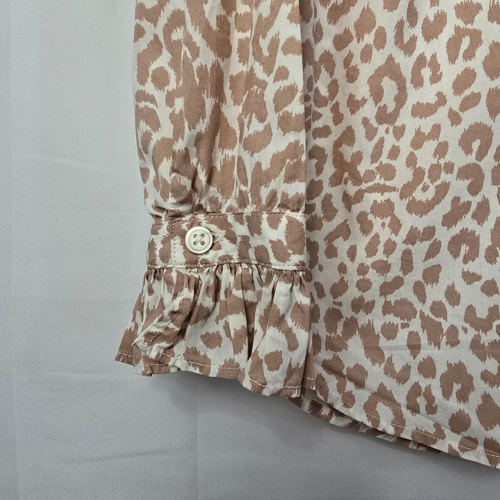 J Crew Women’s Classic-Fit Leopard Print Ruffle Neck & Cuff Shirt Blouse Sz 2 - PreOwnedExcellent