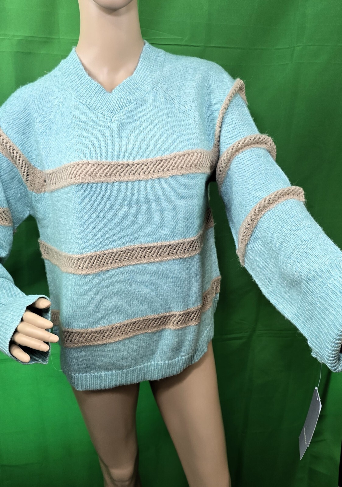 Wit & Wisdom Stripe V-Neck Sweater in Teal Lagoon/Natural - Size M